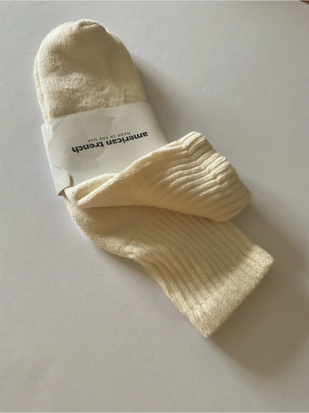 AMERICAN TRENCH WOMENS SOLID QUARTER CREW SOCKS IN NATURAL OS NWT